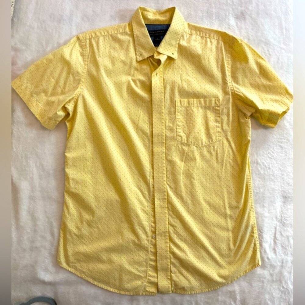 BANANA REPUBLIC Button down short sleeve Shirt Mens Small Cream Yellow